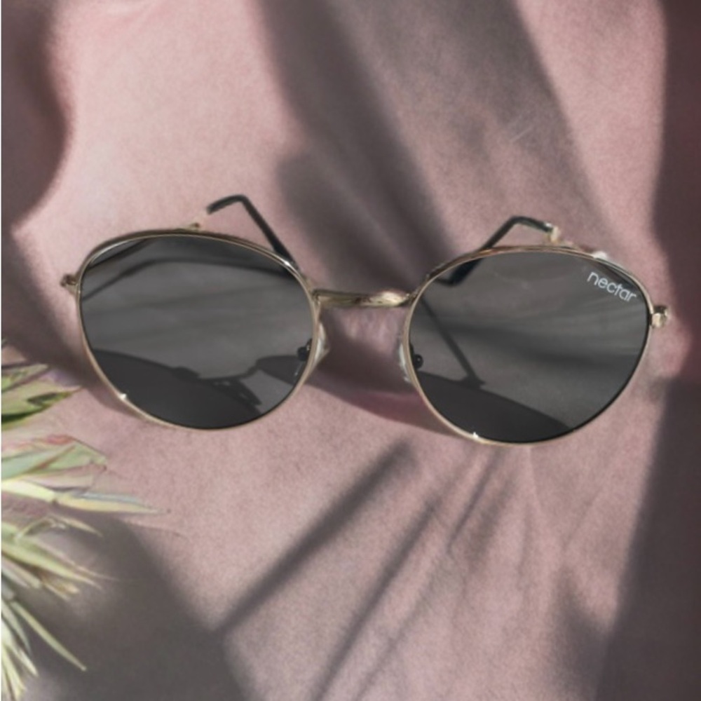 NWOT Nectar Gold Women's Sunglasses - Picture 1 of 4